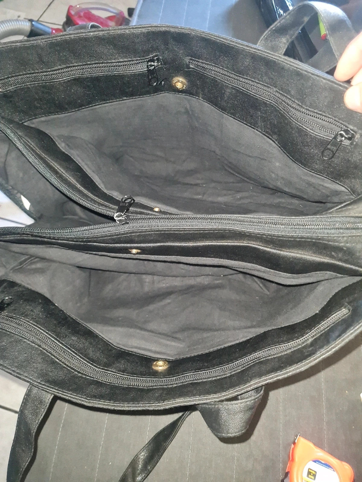 Sac à main noir 42 x 30 cm / (pc 15')