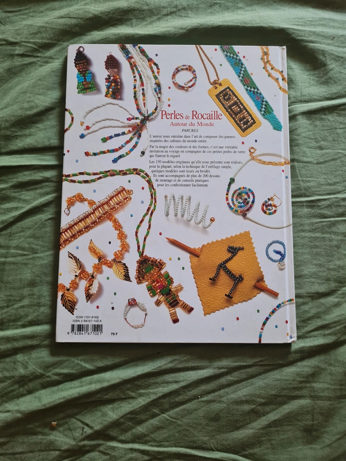 Perles de Rocaille autour du monde, parures