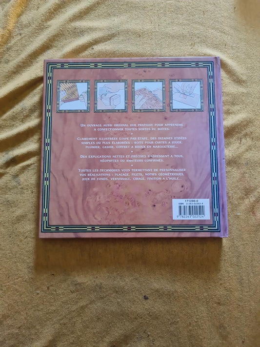 Le livre des boîtes, Andrew Crawford