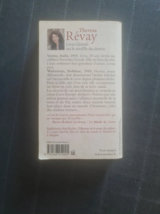 Livia Grandi ou le souffle du destin , Theresa , Révay