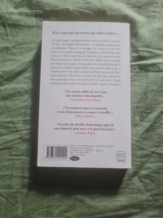 L'inconnu du Lac , Kimberly Belle , méfie toi de l'eau qui dort