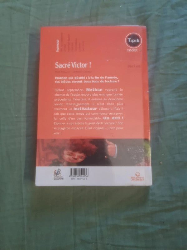 Sacré Victor, Yaël Hassan, Antoine Deprez