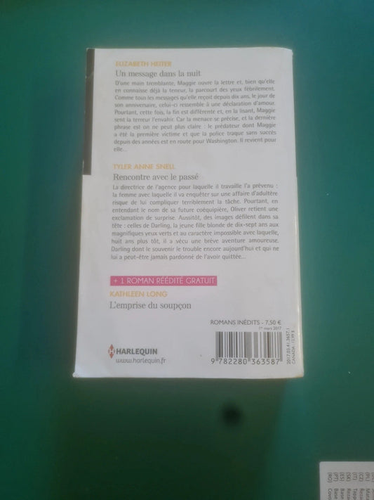 Un message dans la nuit , Elizabeth Heiter , Rencontre avec le passé , Tyler Anne Snell