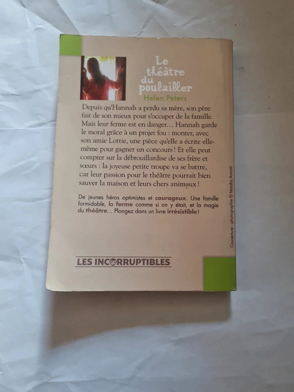 Le théâtre du poulailler , Helen Peters