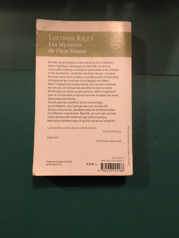 Les Mystères de Fleat House , Lucinda Riley