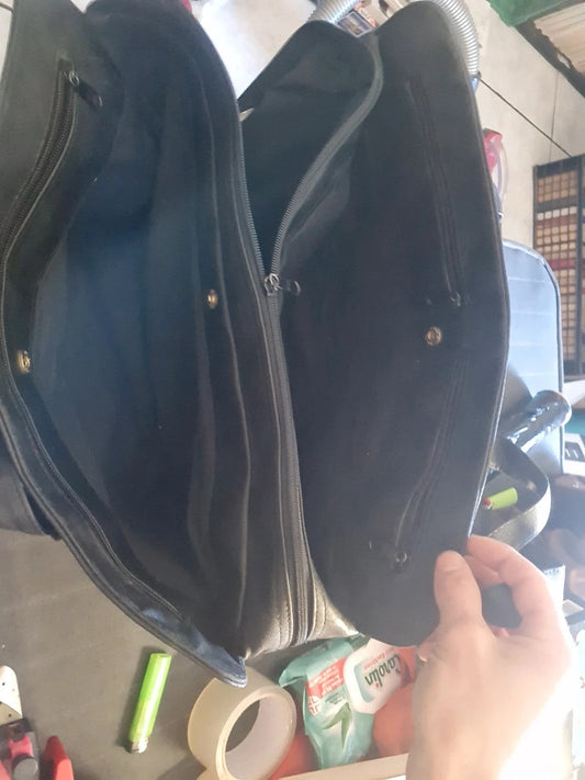 Sac à main noir 42 x 30 cm   / (pc 15')