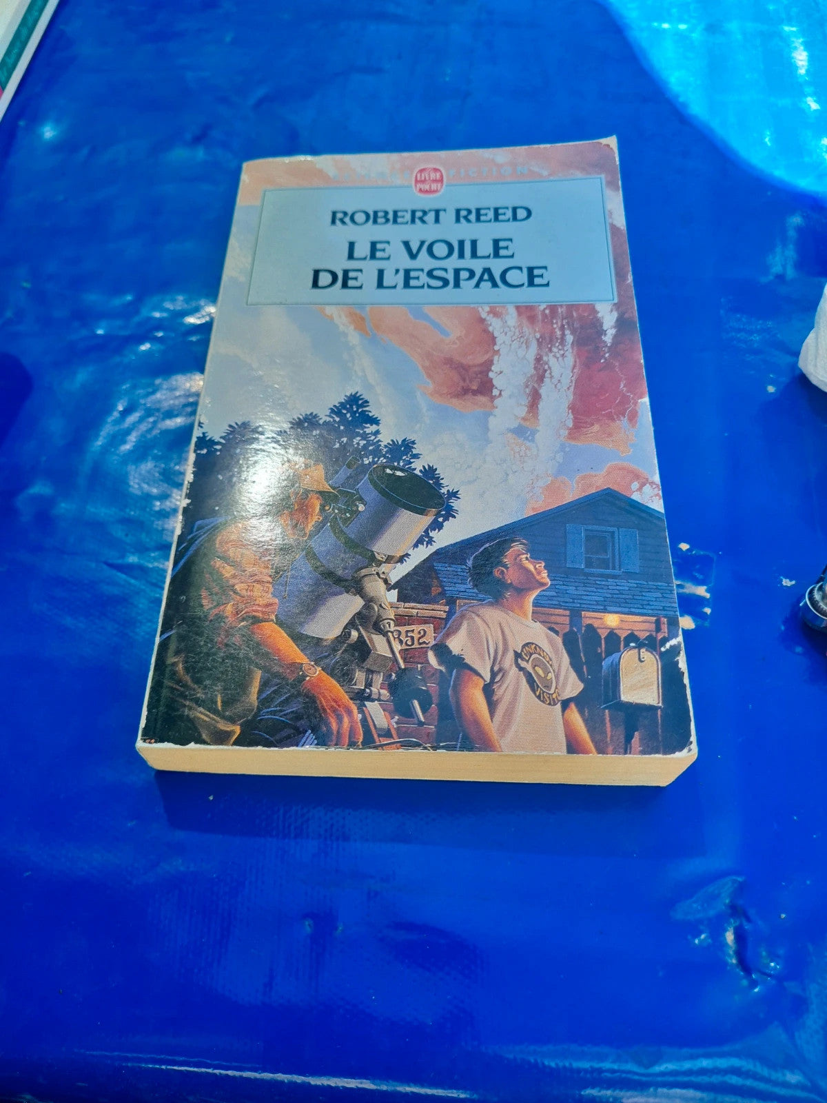 Le voile de l'espace, Robert Reed