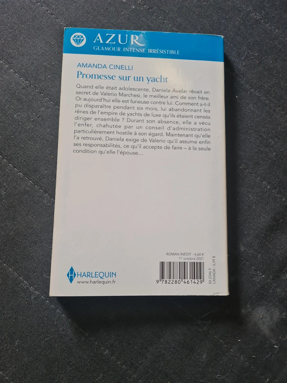 Promesse sur yacht, Amanda Cinelli