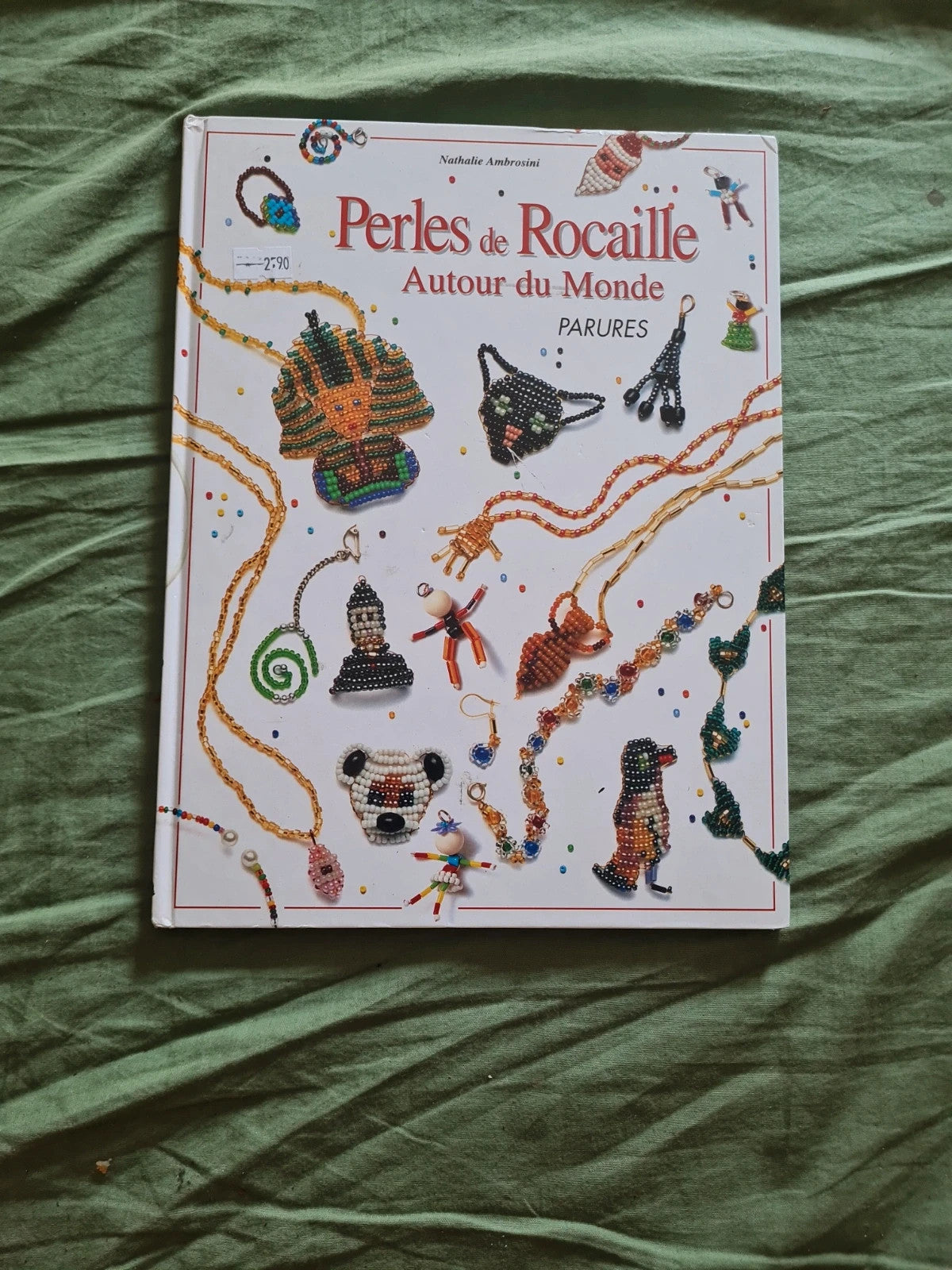 Perles de Rocaille autour du monde,  parures