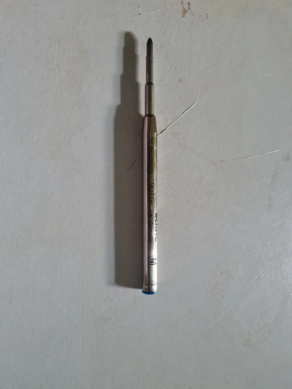 Lot 3 Stylo Mont Blanc Meisterstuck.
Plume or 18K 750 , Rollerball M 003 , Ball Pen Refill M 901 G