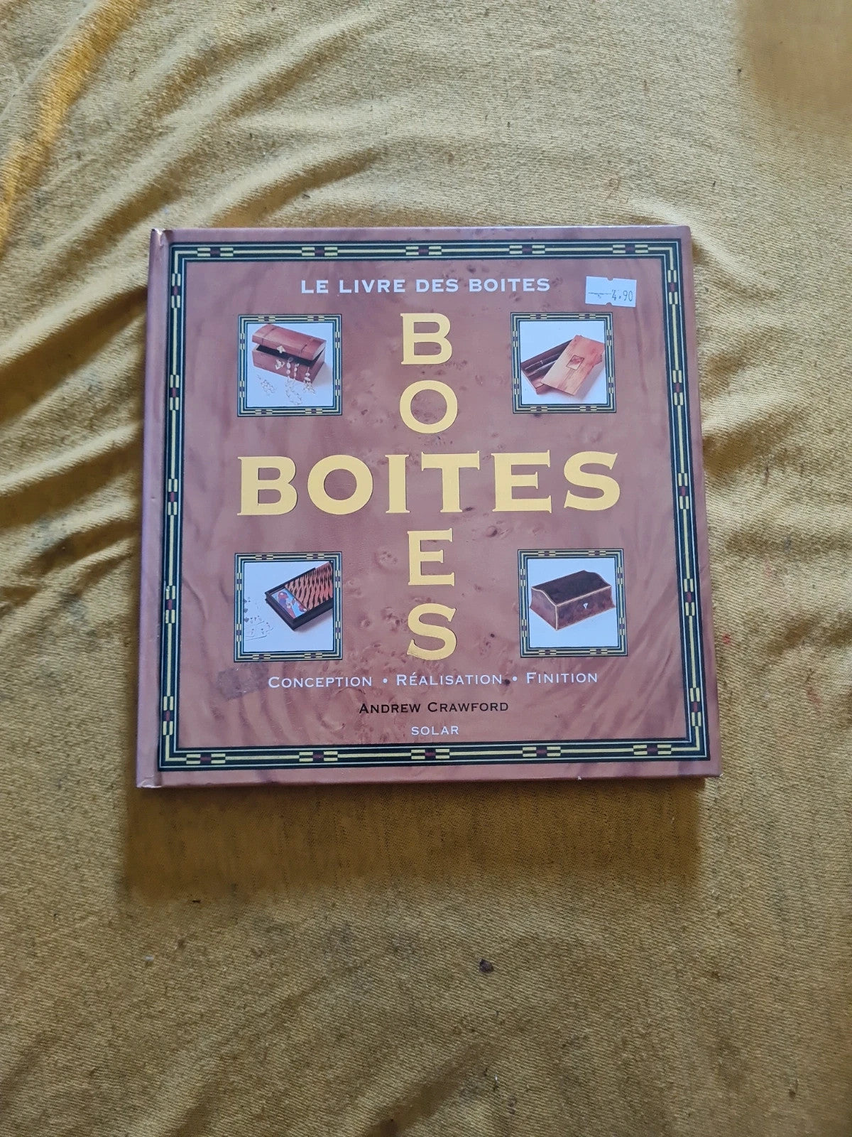 Le livre des boîtes, Andrew Crawford