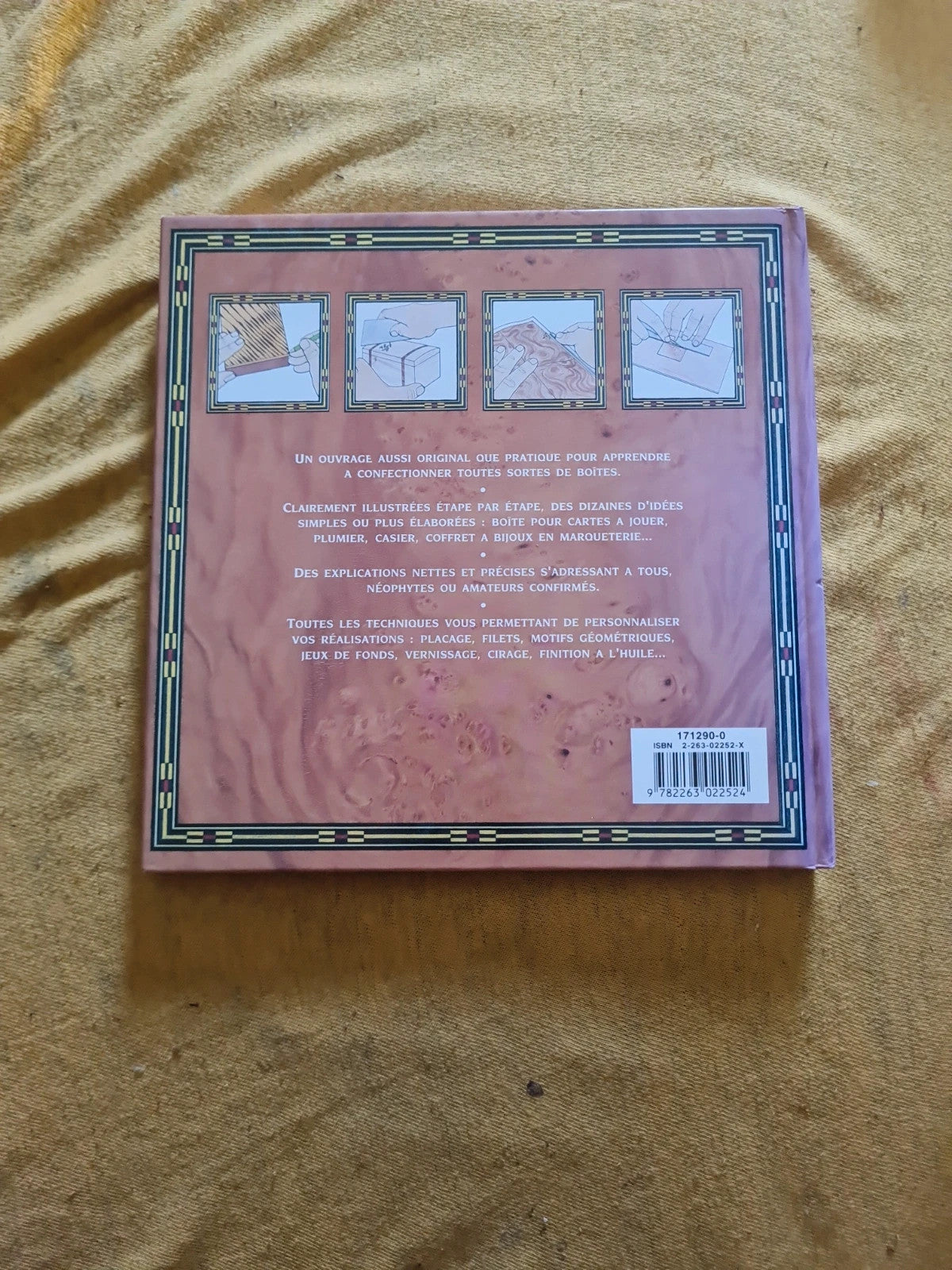 Le livre des boîtes, Andrew Crawford