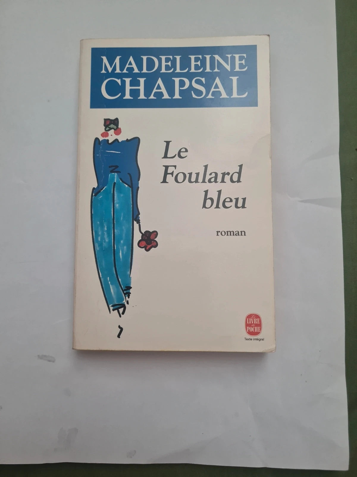 Le foulard bleu, Madeleine Chapsal