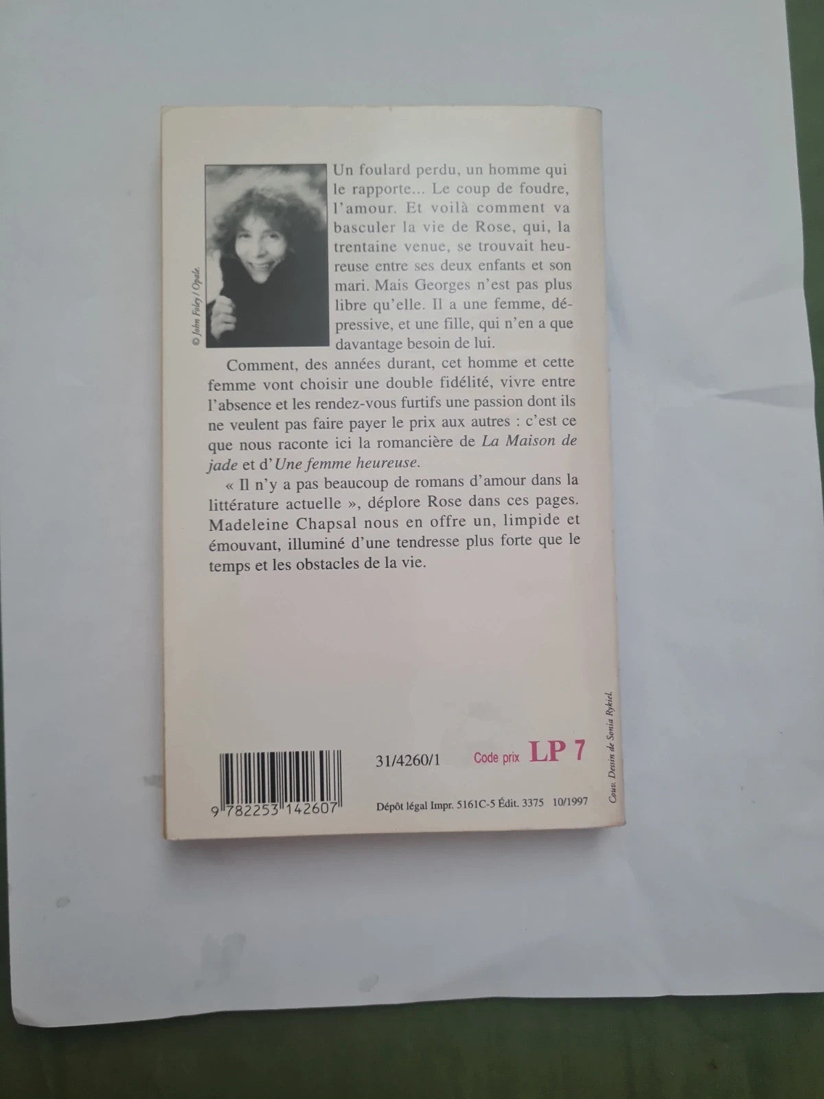 Le foulard bleu, Madeleine Chapsal