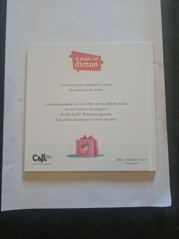 Les murs ont des oreilles, Éric Emmanuel Schmitt,  Caroline Piochon