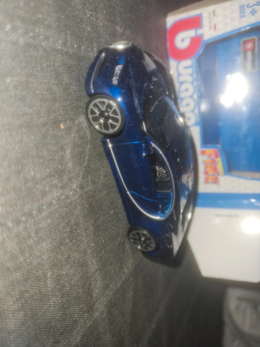 Bugatti Chiron bleu 1/43 métal Burago