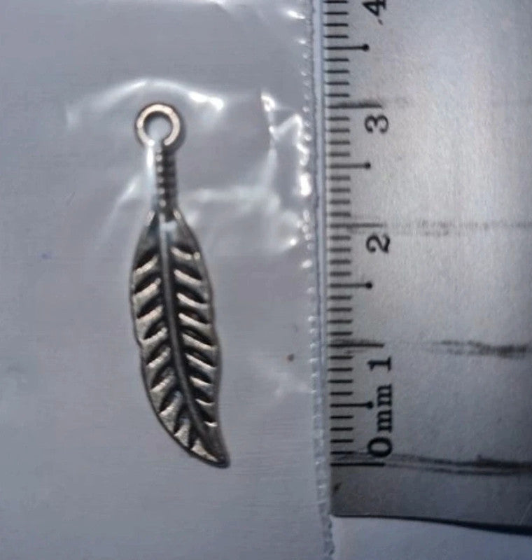 Pendentif feuille / plume