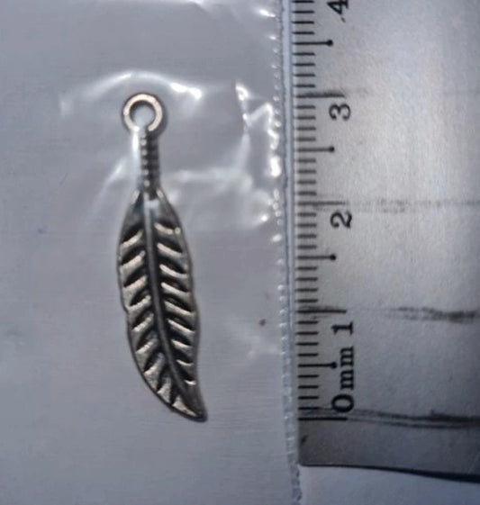 Pendentif feuille / plume