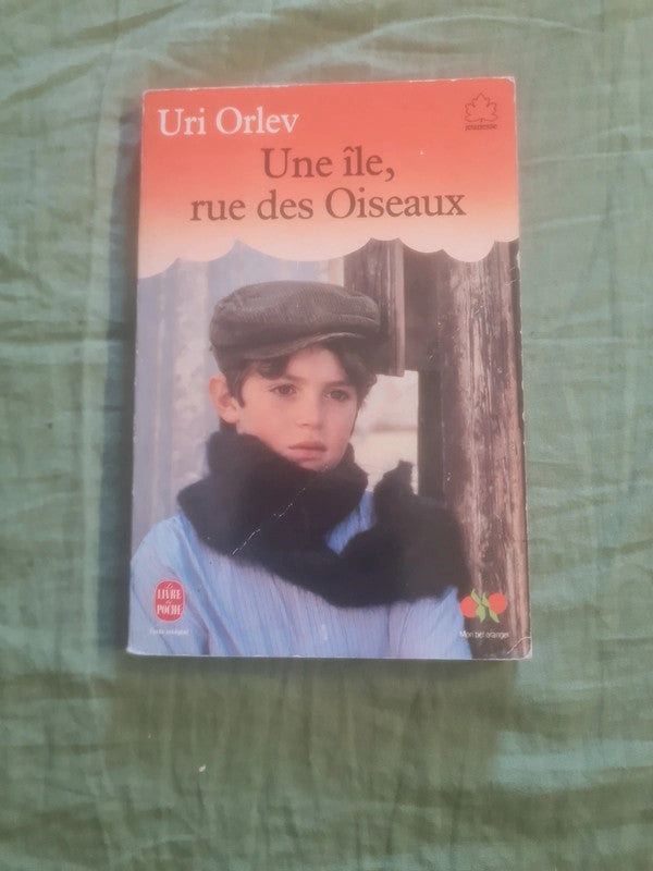 Une île, rue des oiseaux,  Uri Orlev