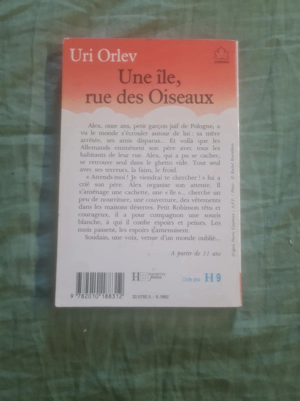 Une île, rue des oiseaux,  Uri Orlev