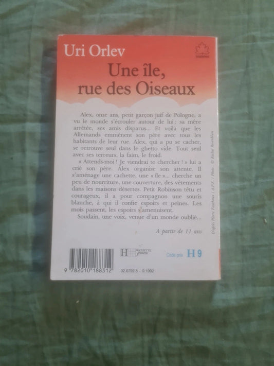 Une île, rue des oiseaux,  Uri Orlev