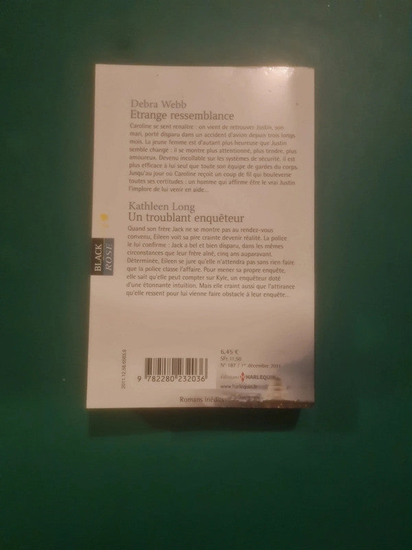 Debra Webb
: Etrange ressemblance , Kathleen Long :
Un troublant enquêteur