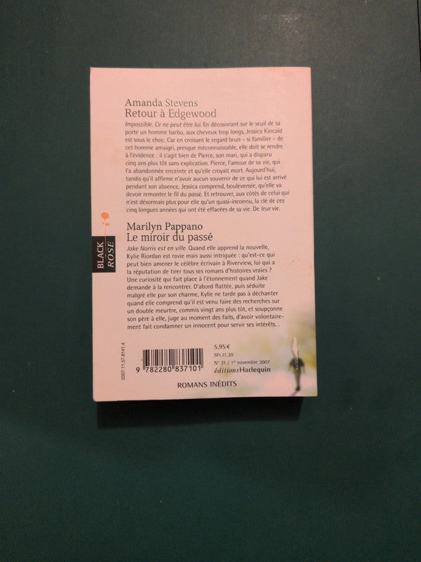 Amanda Stevens
, Retour à Edgewood , Marilyn Pappano ,
Le miroir du passé