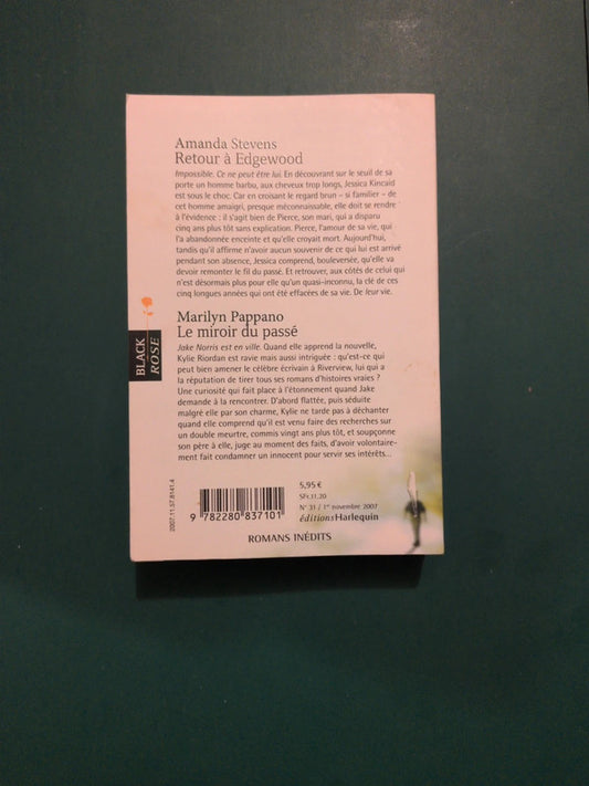 Amanda Stevens
, Retour à Edgewood , Marilyn Pappano ,
Le miroir du passé