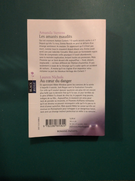 Amanda Stevens ,
Les amants maudits , Lauren Nichols
, Au cœur du danger