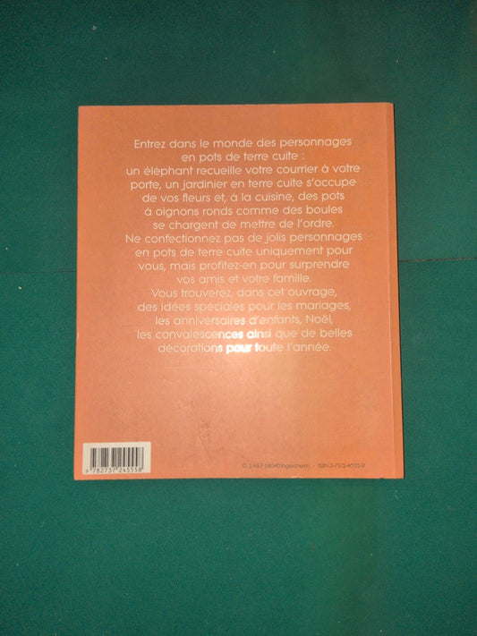 Personnages en pots de terre cuite