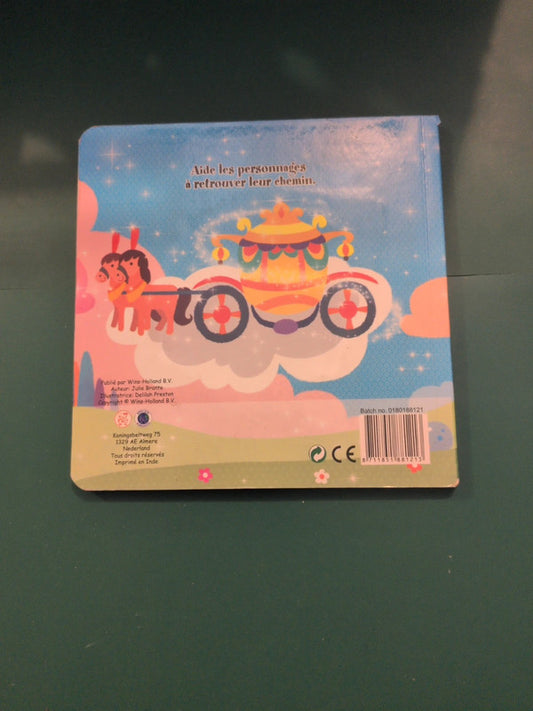 les personnages de contes de fées cherchent leur chemin , Julie Brante