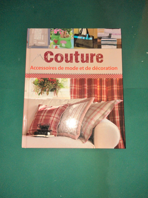 Couture
: Accessoires de mode et de décoration