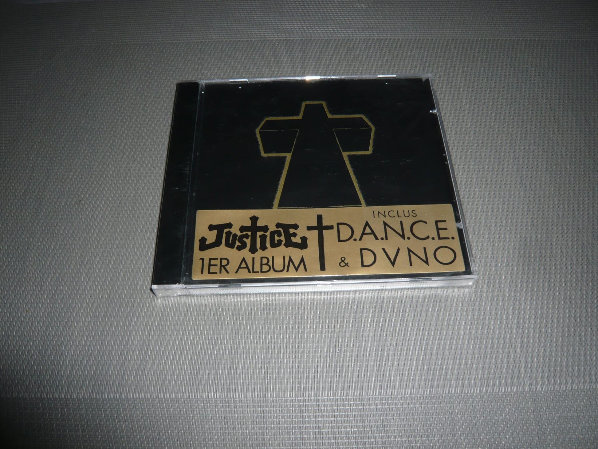 Cross, Justice