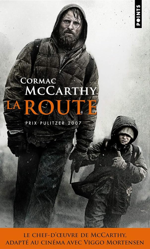 Couverture du livre 'La Route' de Cormac McCarthy, représentant un père et son fils dans un monde apocalyptique.