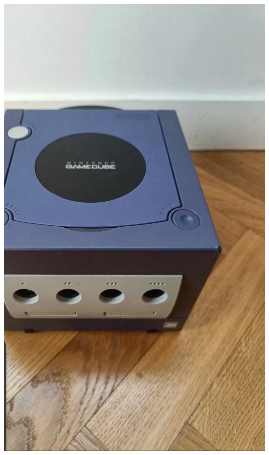 Console Nintendo GameCube violette vue de face