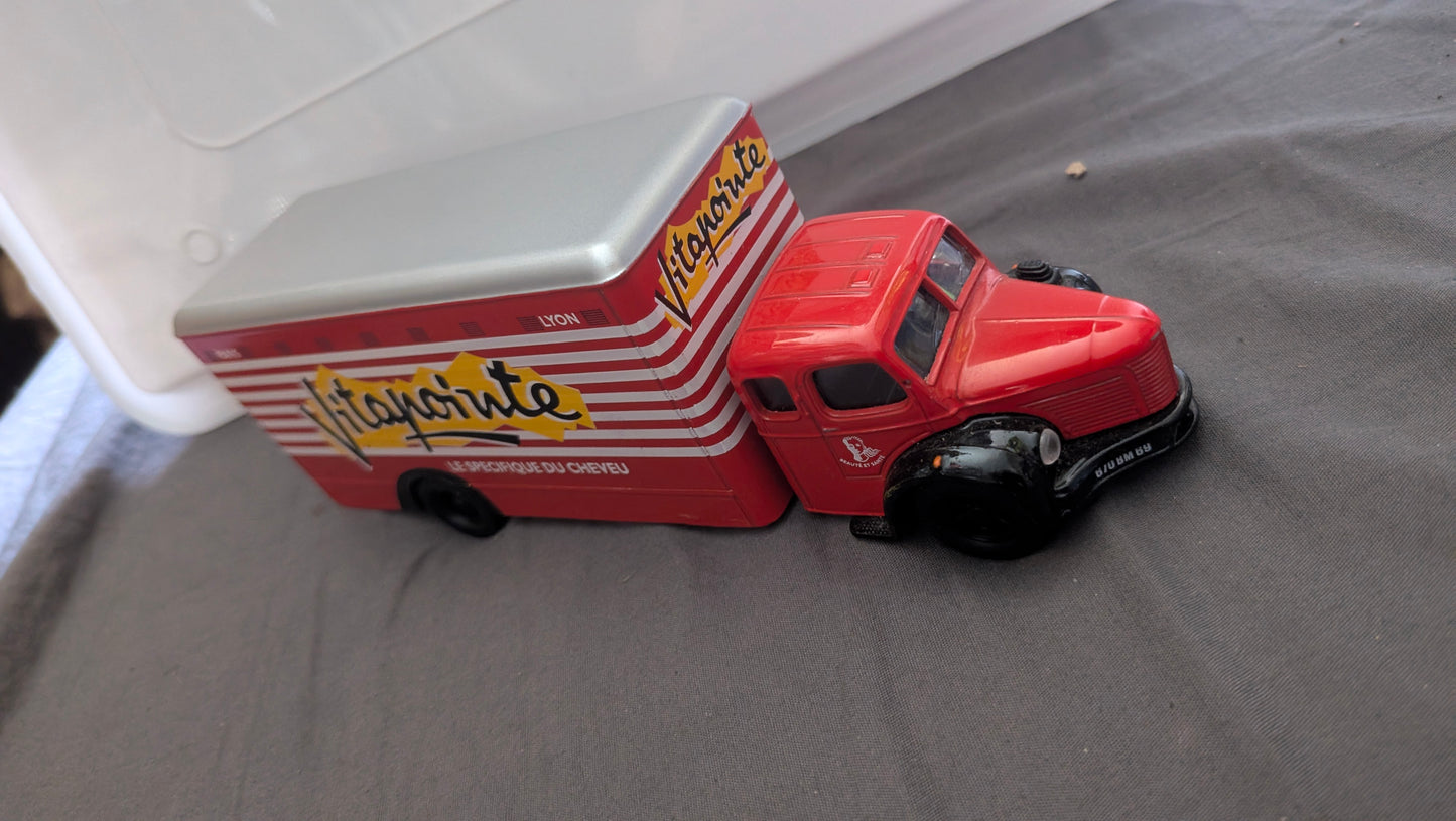 Fourgon VITAPOINTE Limited Edition 1 / 50 Corgi Berliet GLR