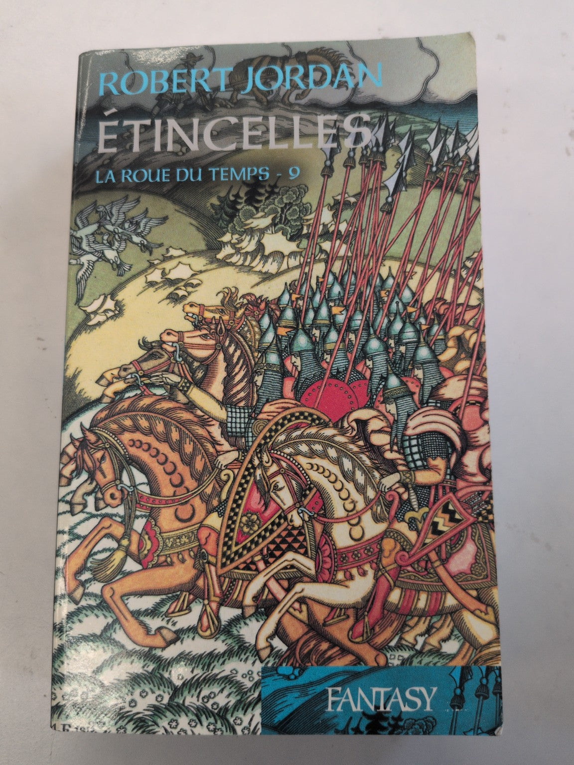 Couverture de Étincelles, La Roue du Temps tome 9, de Robert Jordan