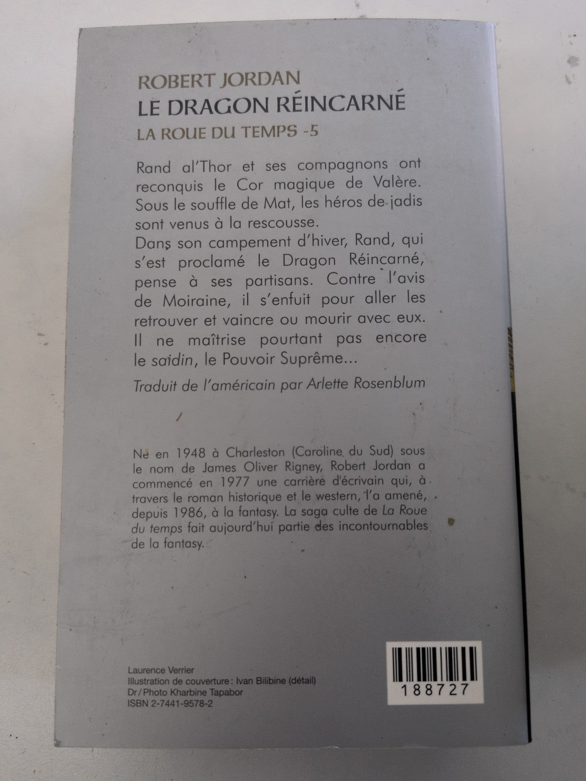 Quatrième de couverture de Le Dragon réincarné, La Roue du Temps tome 5, de Robert Jordan